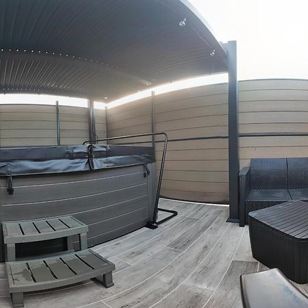 La Kaz Rhumantique Sauna And Spa Privatif La Rivière-Saint-Sauveur エクステリア 写真