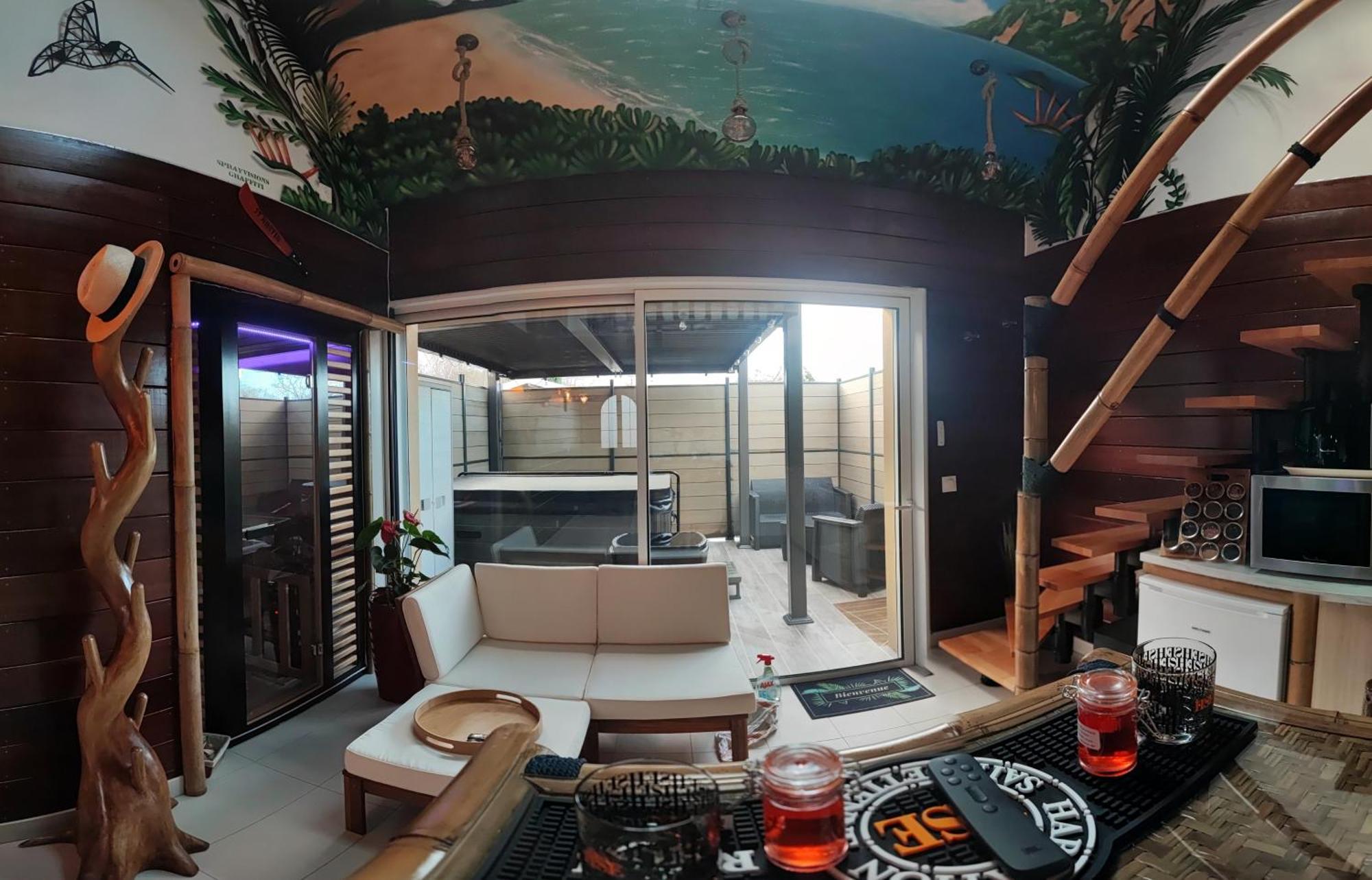 La Kaz Rhumantique Sauna And Spa Privatif La Rivière-Saint-Sauveur エクステリア 写真