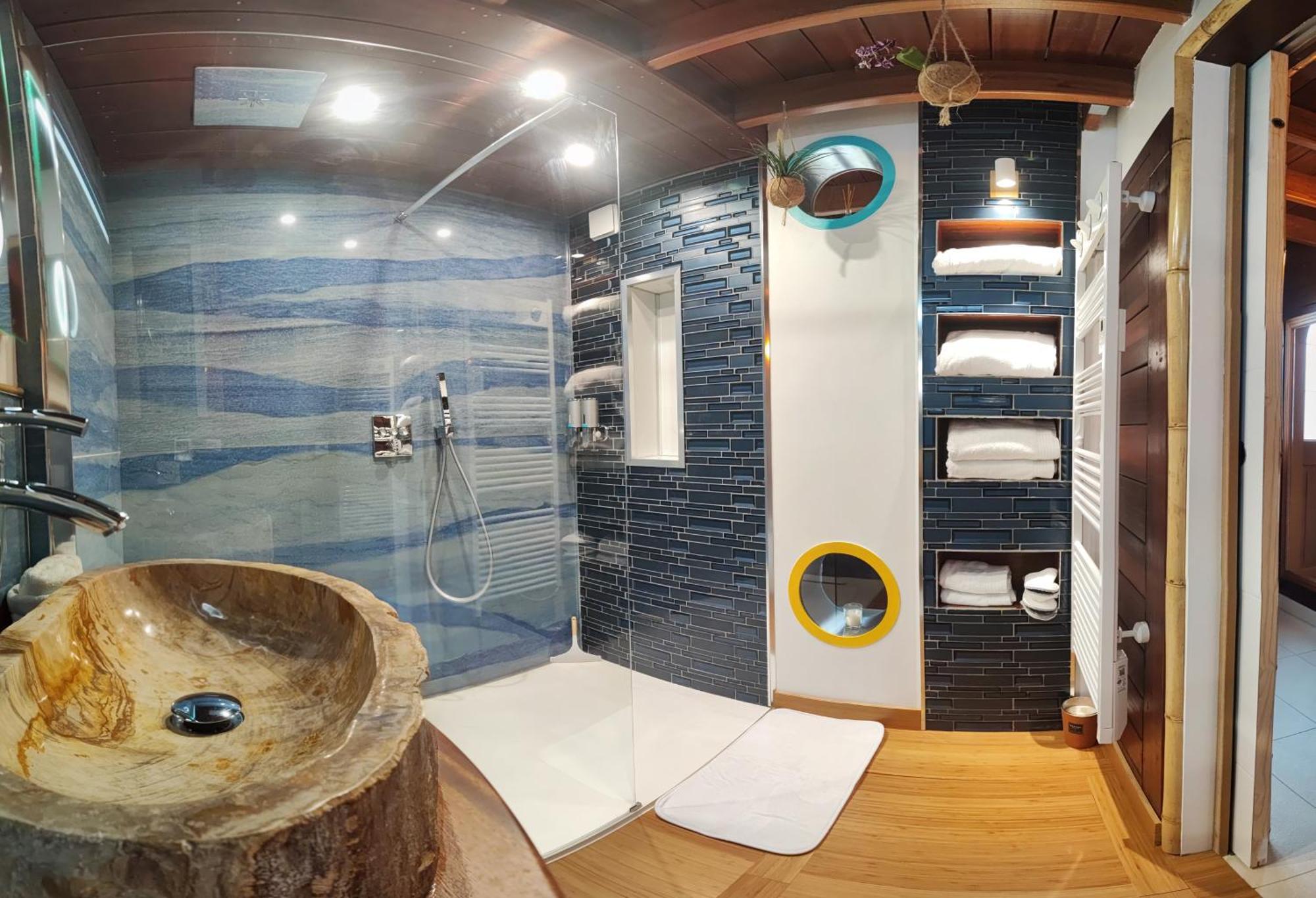 La Kaz Rhumantique Sauna And Spa Privatif La Rivière-Saint-Sauveur エクステリア 写真