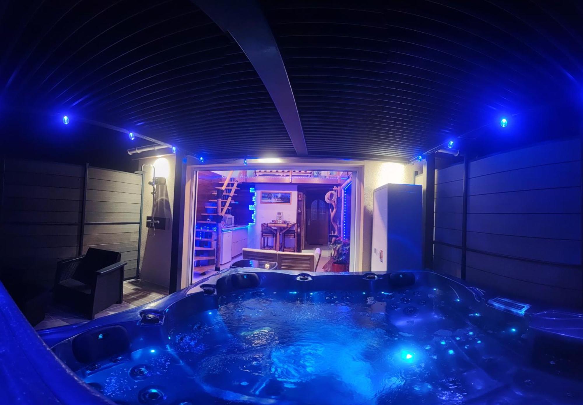 La Kaz Rhumantique Sauna And Spa Privatif La Rivière-Saint-Sauveur エクステリア 写真