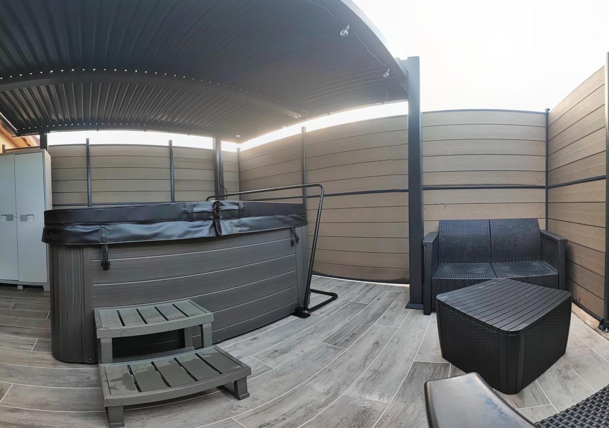La Kaz Rhumantique Sauna And Spa Privatif La Rivière-Saint-Sauveur エクステリア 写真